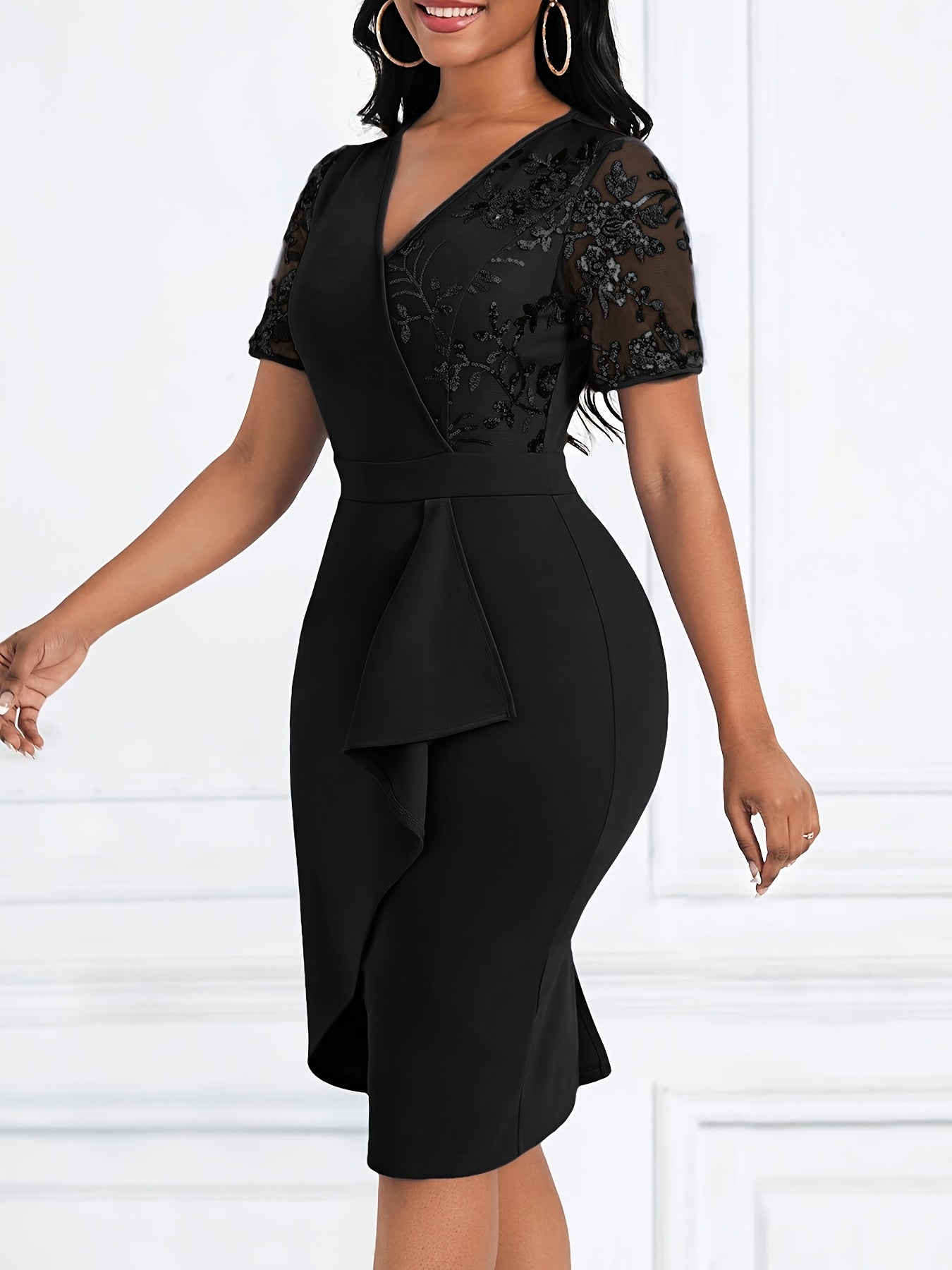 Women'S Elegant Black V-Neck Bodycon Dress with Floral Lace Detail - Short Sleeve, Ruched Waist, Stretch Polyester for All Seasons, Formal Evening Wear | Vneck Dress | Glossy Textur